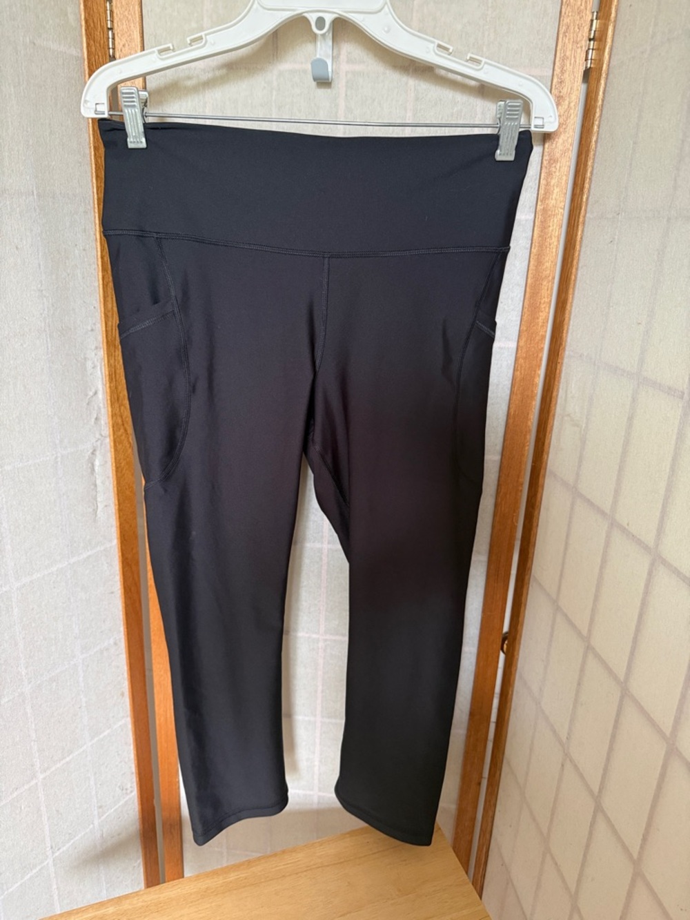 Old Navy High-Waisted Powersoft High-Rise Crop Pocket Leggings Sz L Black